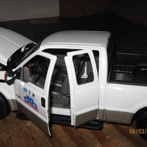 hood_open_003