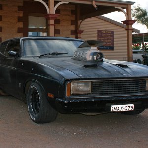 Mad_Max_Car_at_Silverton_Hotel_Silverton_NSW_07_07_2007_1_