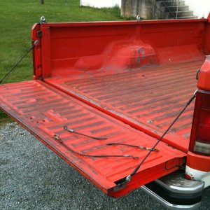 tailgate_cables