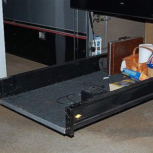 pull_out_in_bay_storage