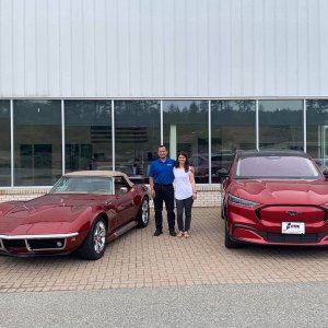 ken_and_monica_69_vette_and_21_mustang_mach_e