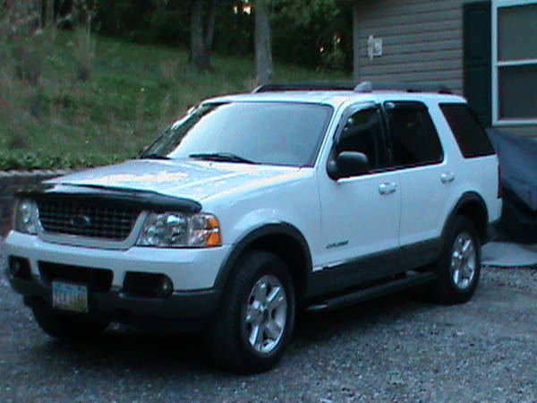 2005_Ford_Explorer_5-15-2013_002.JPG