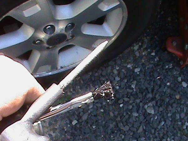 Tire_plugging_101_005.JPG