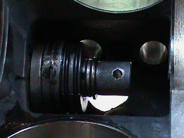 cam_bearing_removal_003.JPG