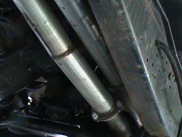 dual_exhaust_routing_front_of_system.jpg