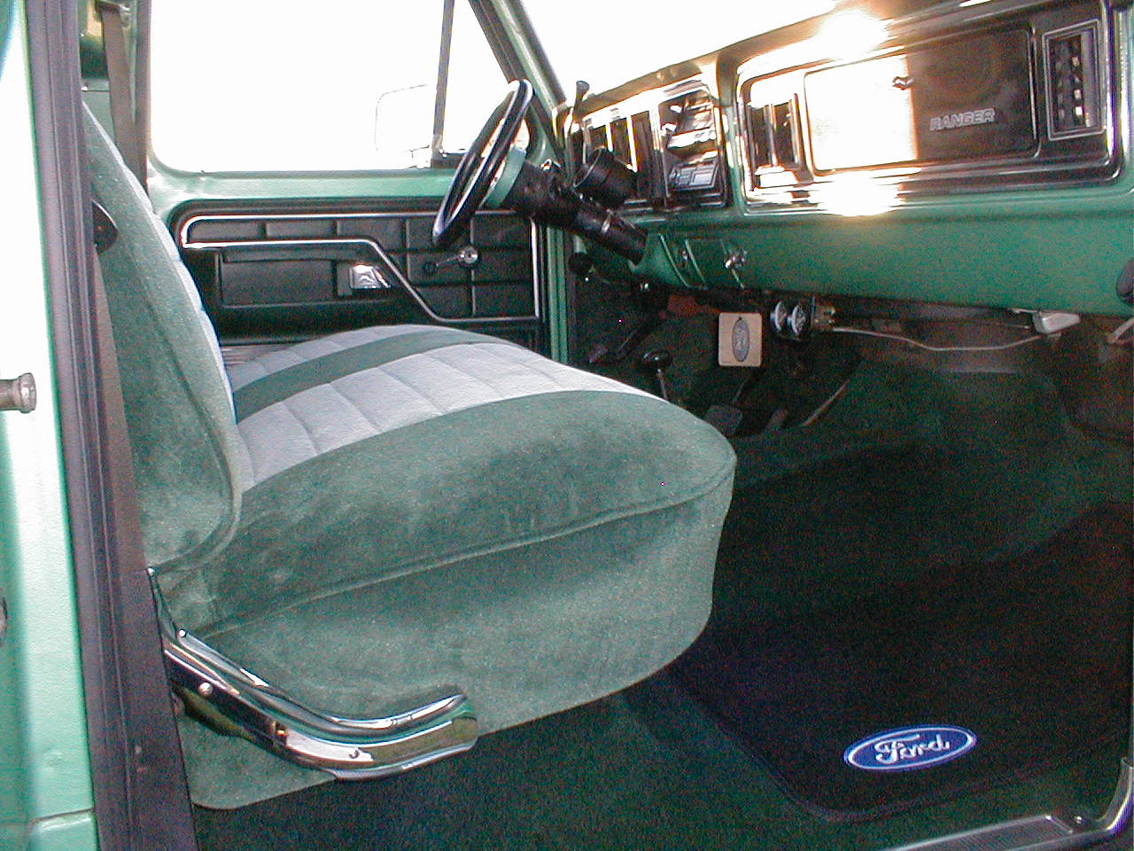 2HI's interior