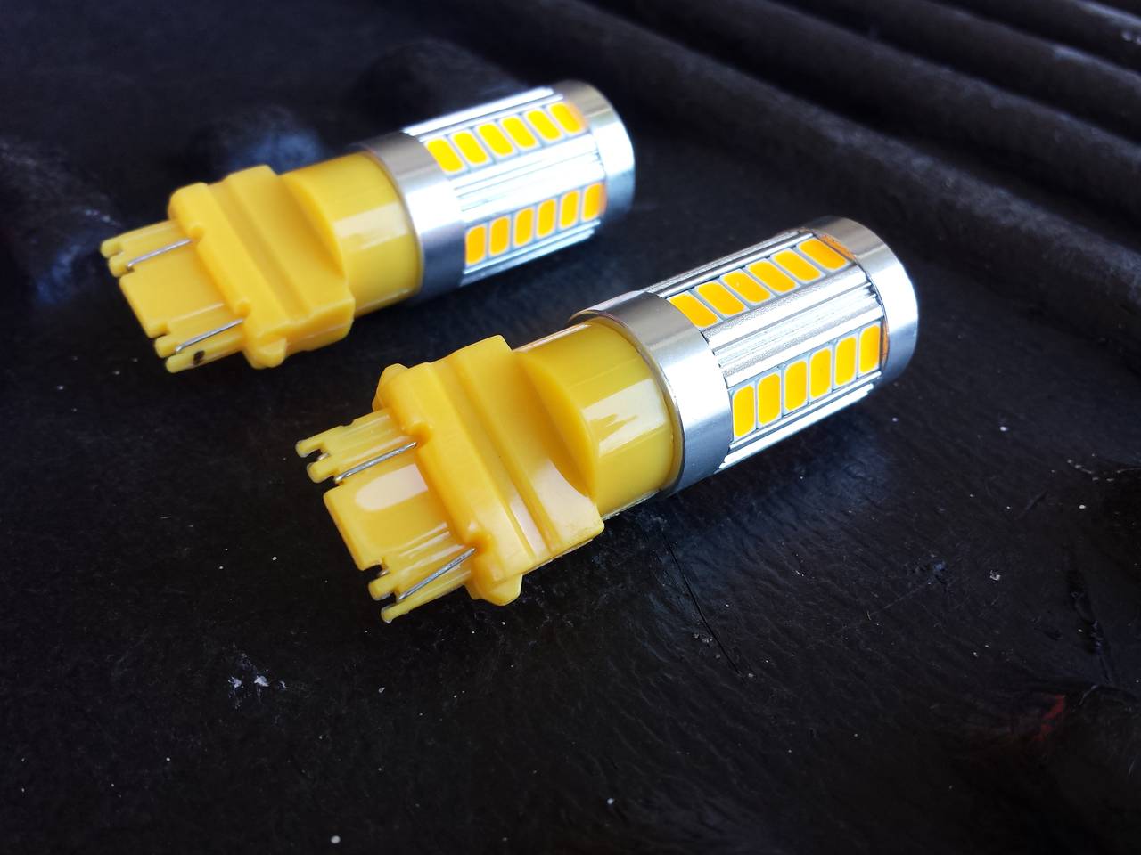 Amber_3157_33x_5730SMD_LED_Bulbs_1