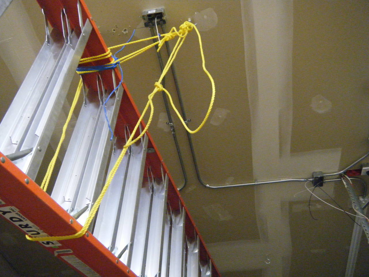 Garage_lights_0061