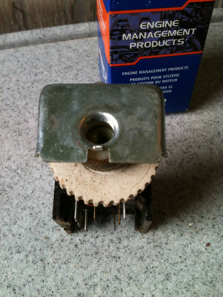 Headlight switch