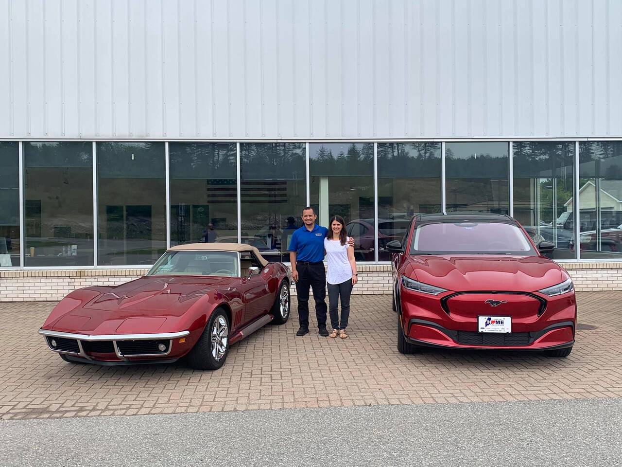 ken_and_monica_69_vette_and_21_mustang_mach_e