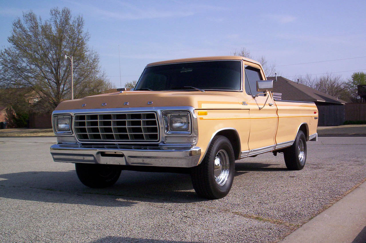 Original two tone pin strpe and paint on this 78.
