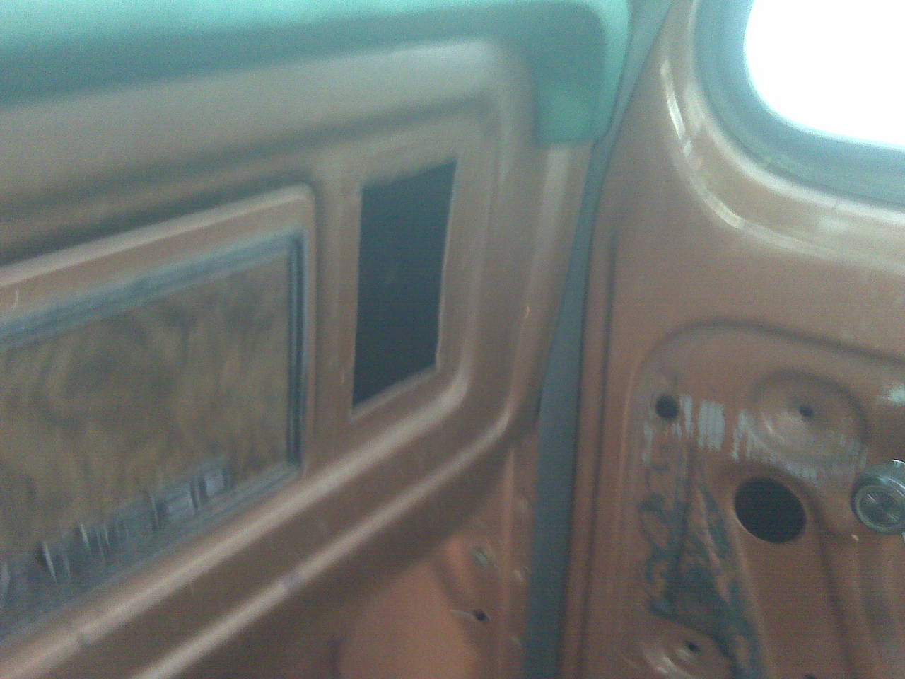 Pass_Side_Vent_Hole