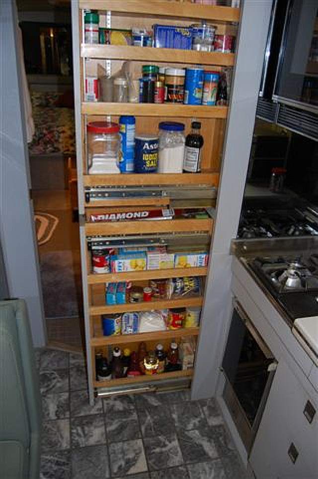 pull_out_pantry