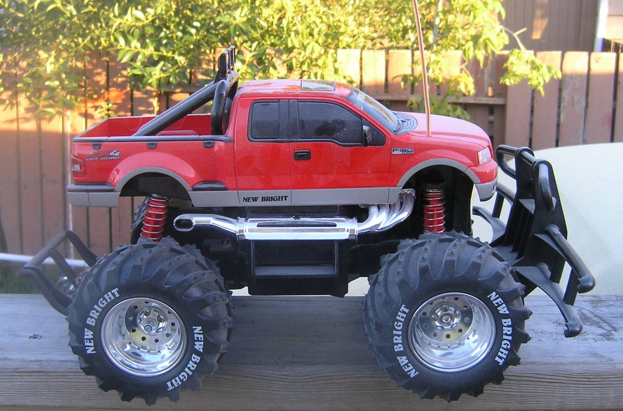 Red_RC_Ford_Truck