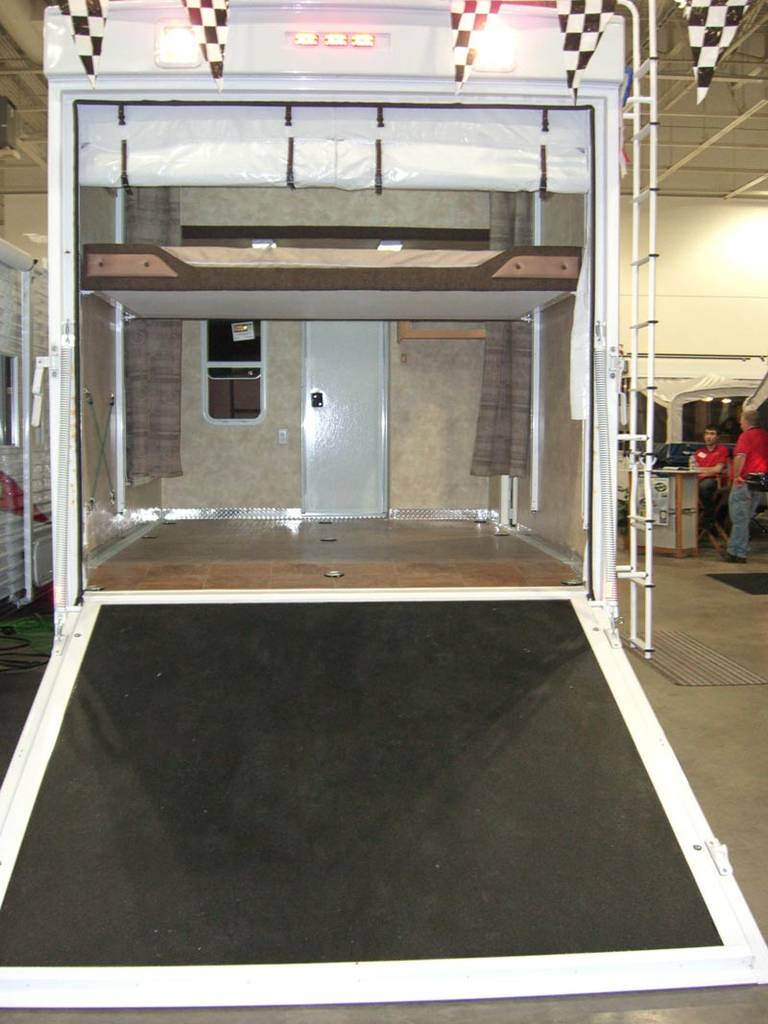 toy-hauler-ramp