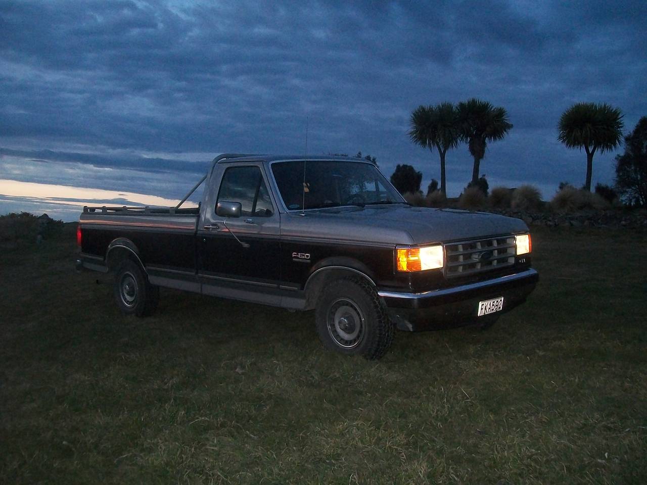Truck front left