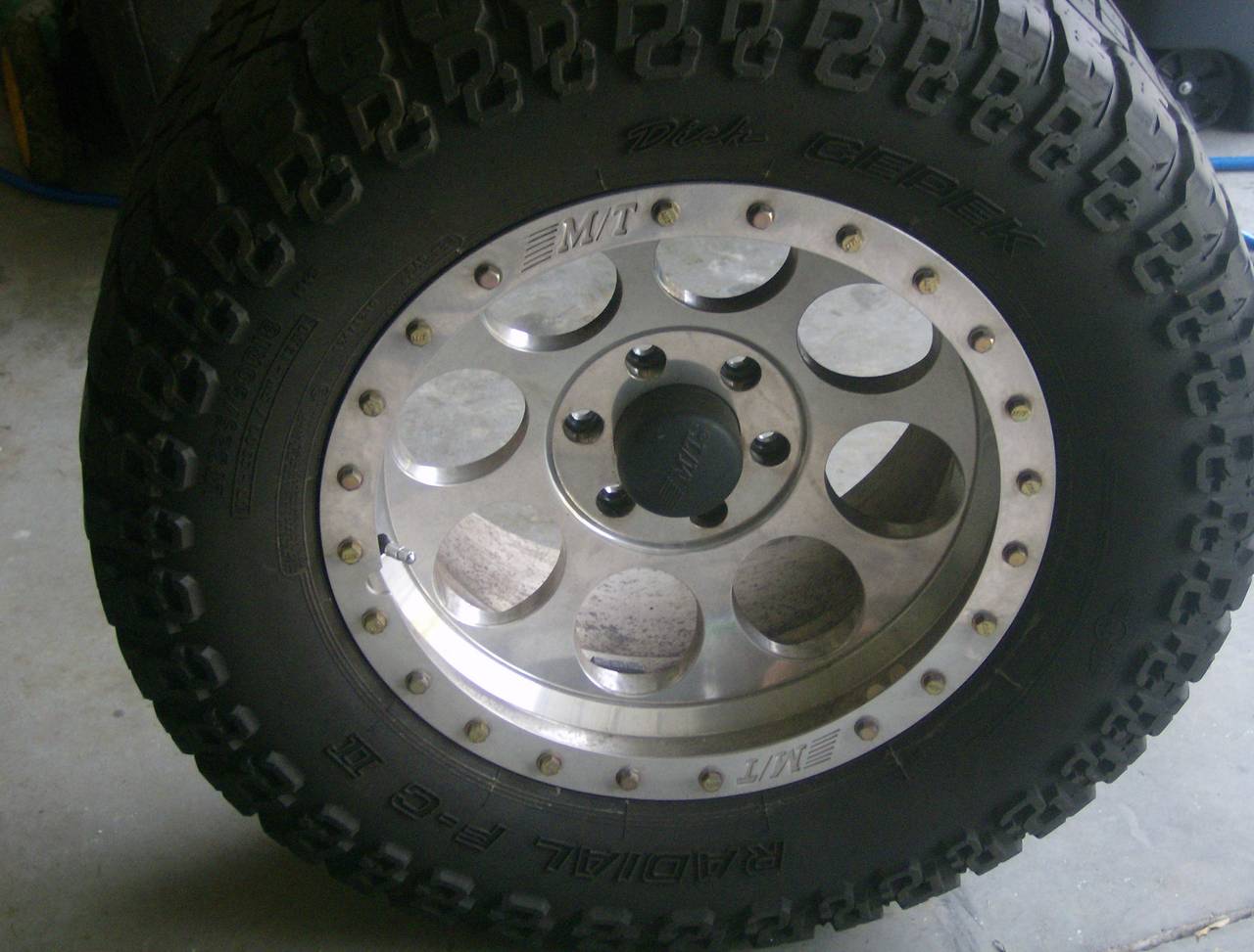 wheel before paintin rings (i already painted the cap)