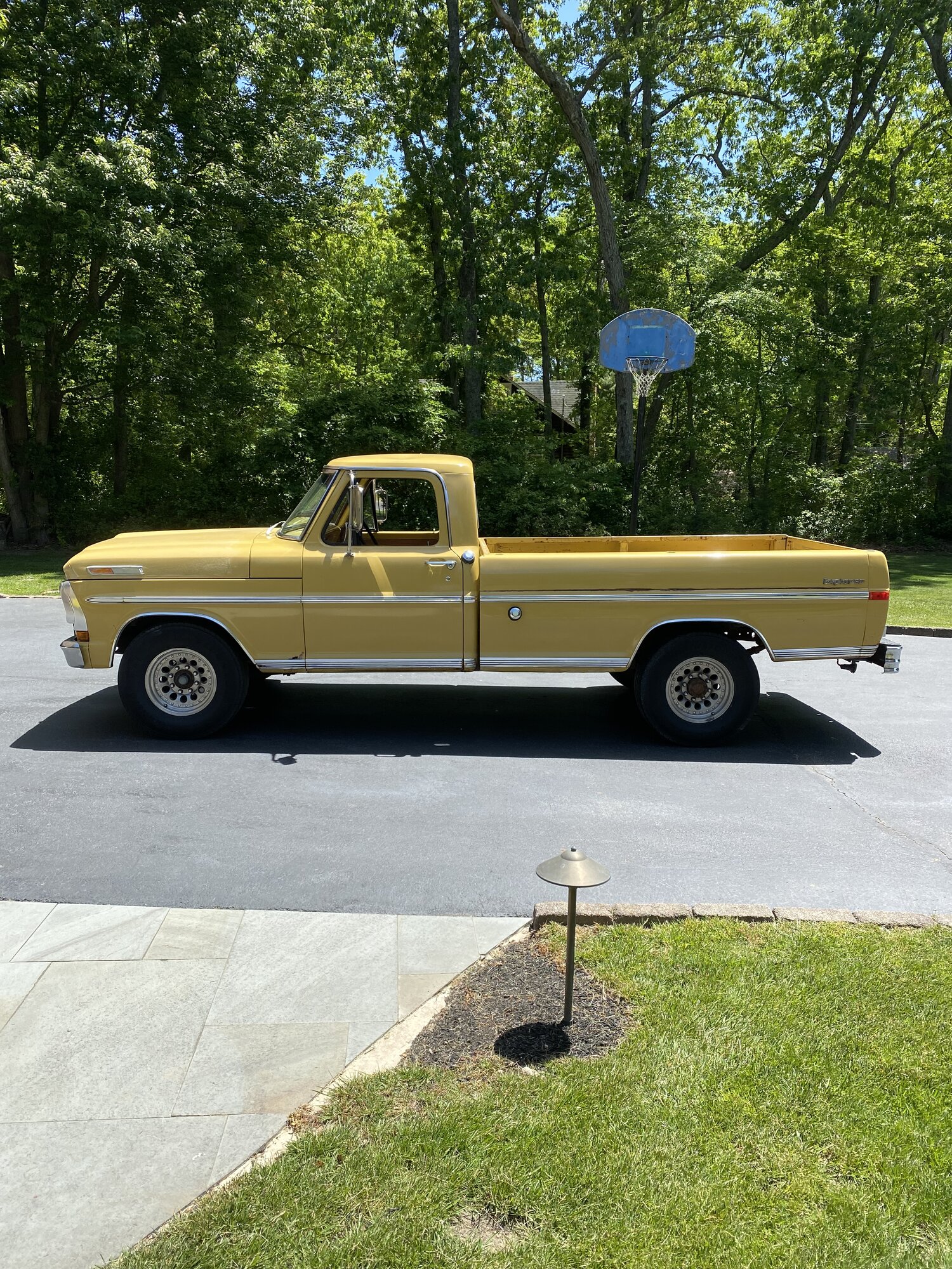 1972 Ford F250 - Old Yella 72 Stock -  Ford Truck Profile