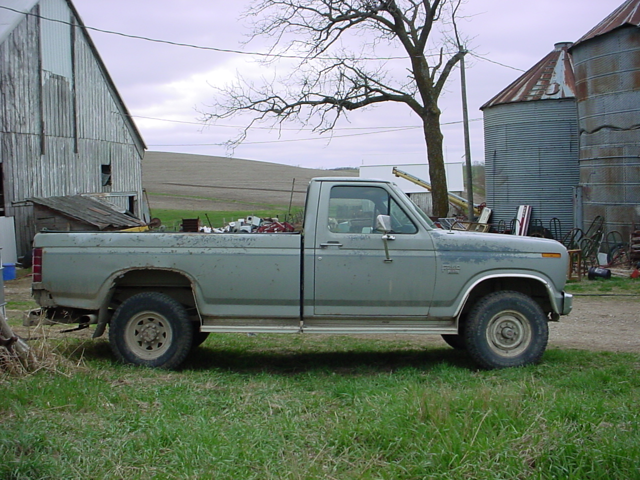 1986 Ford F250 - The workhorse Stock -  Ford Truck Profile